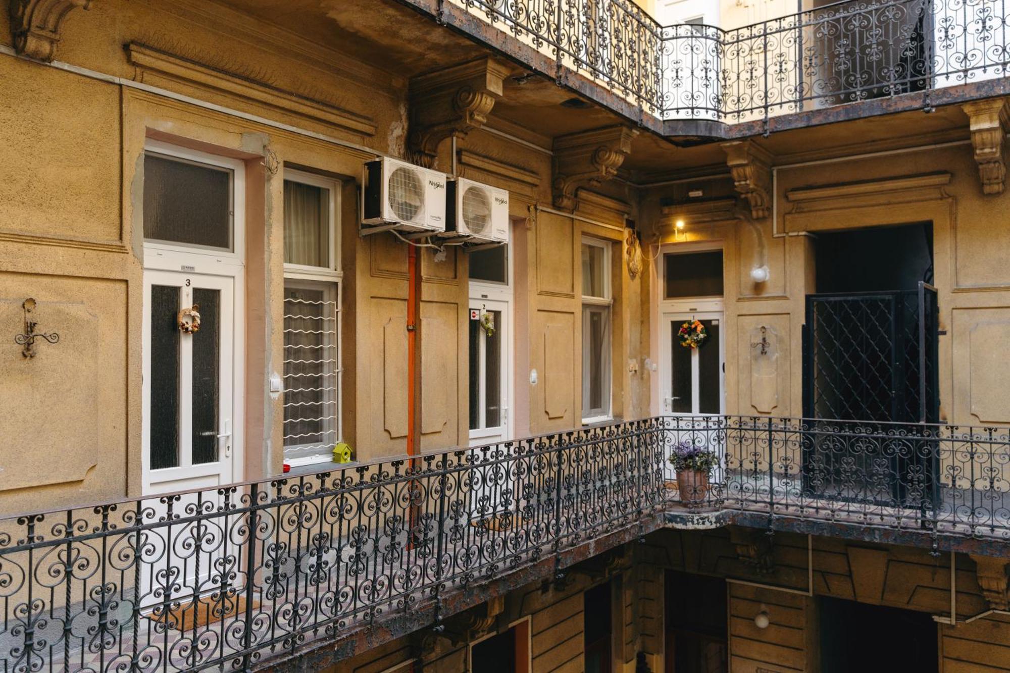 Bercsenyi Apartments - Close To The Gellert Thermal Bath Budapest Exterior photo